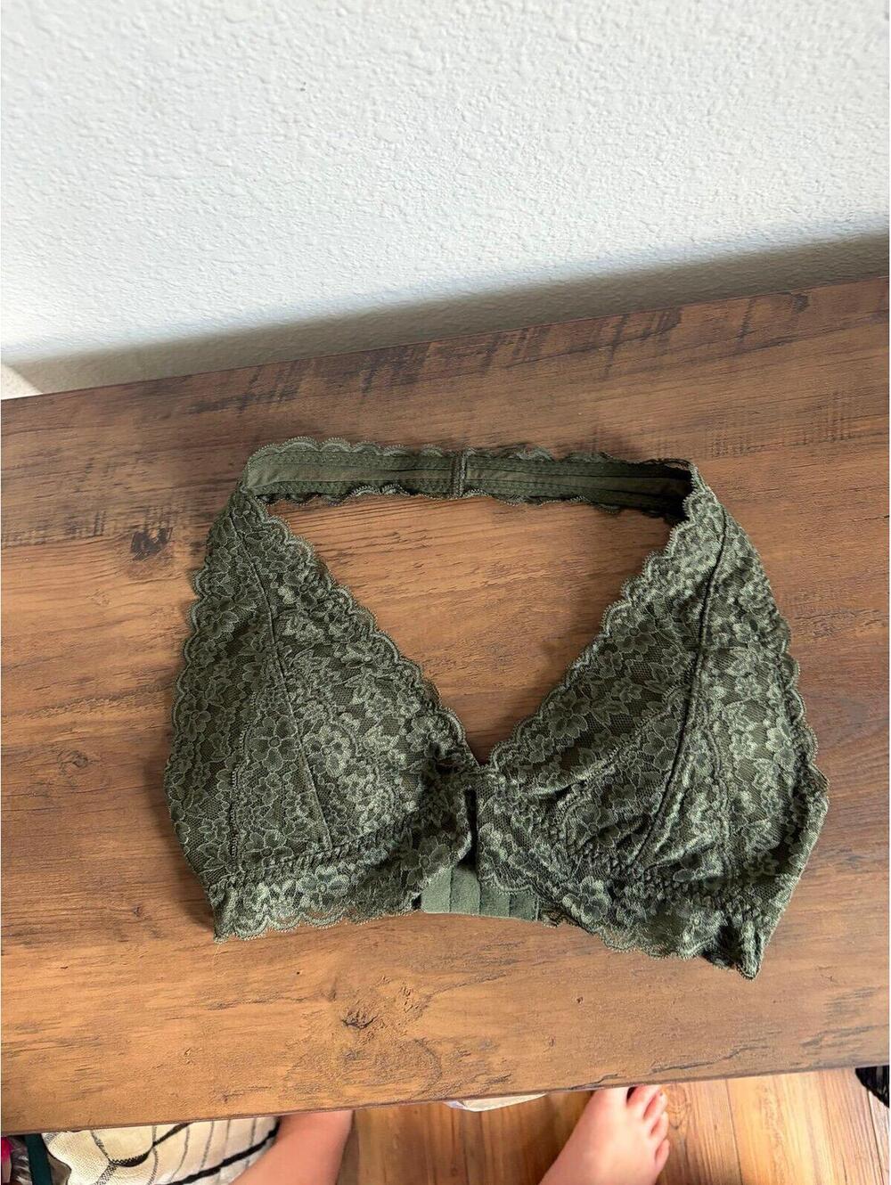 Gilly Hicks green lace halter bralette size M. Removable pads